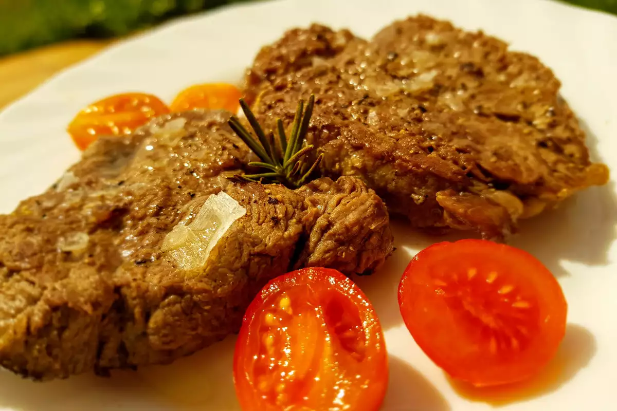 Chuletas De Ternera Con Tomates Cherry Recetas Bonapeti Net