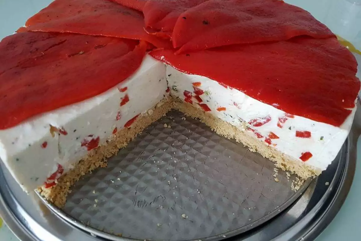 Tarta de queso salada con mascarpone y pimientos rojos - Receta |  