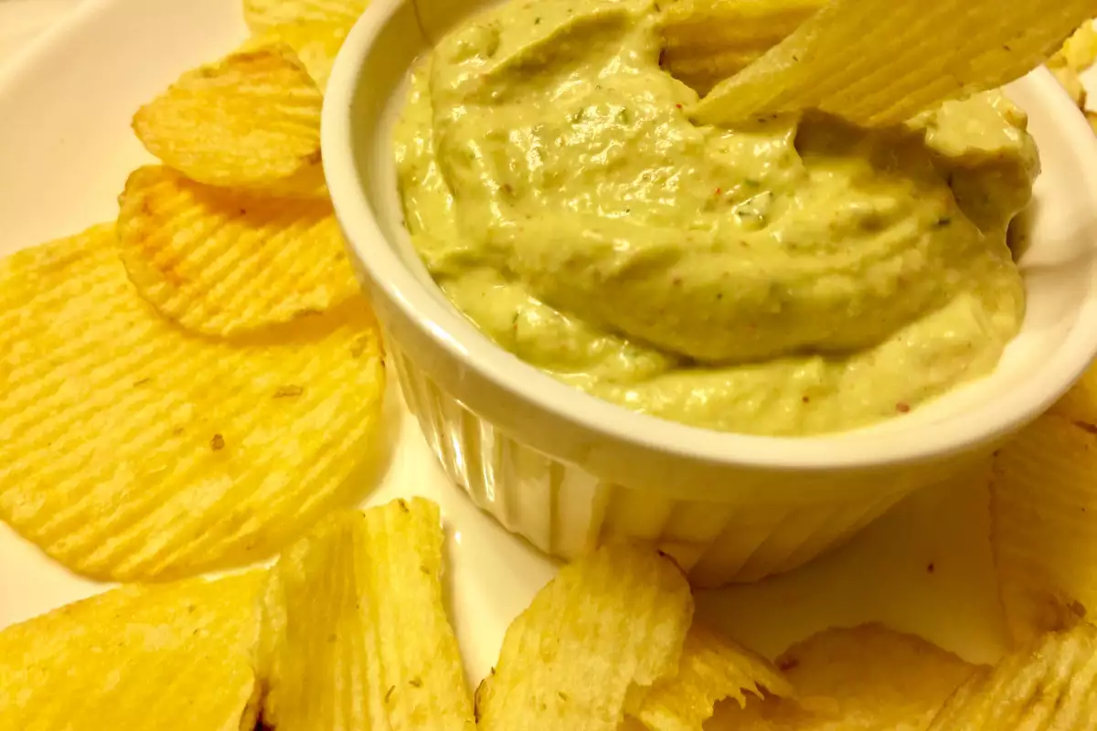 Dip de requesón con aguacate - Receta 