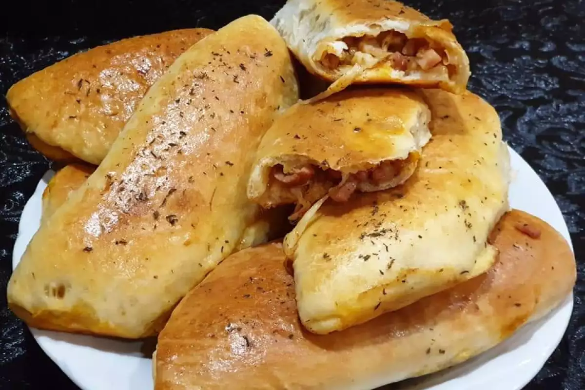 Calzone con masa casera y relleno de carne picada Receta