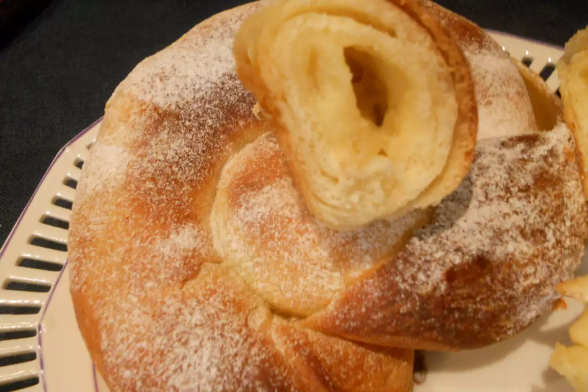 Ensaimadas con crema pastelera - Receta 