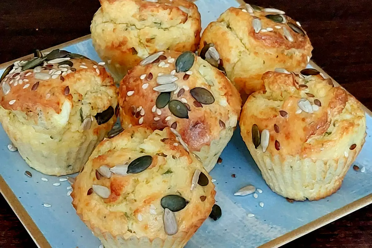 Muffins keto con harina de almendras y queso - Receta 