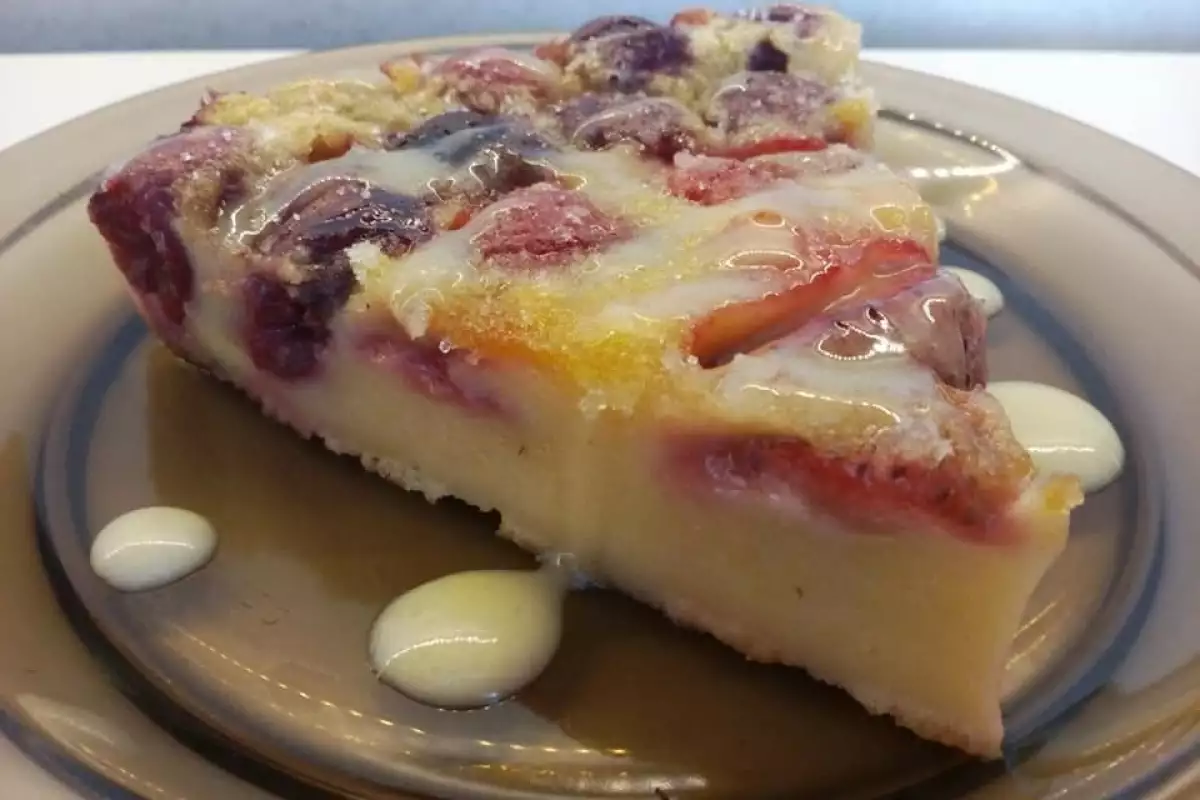 Clafoutis Boracho Con Fresas Y Cerezas Receta