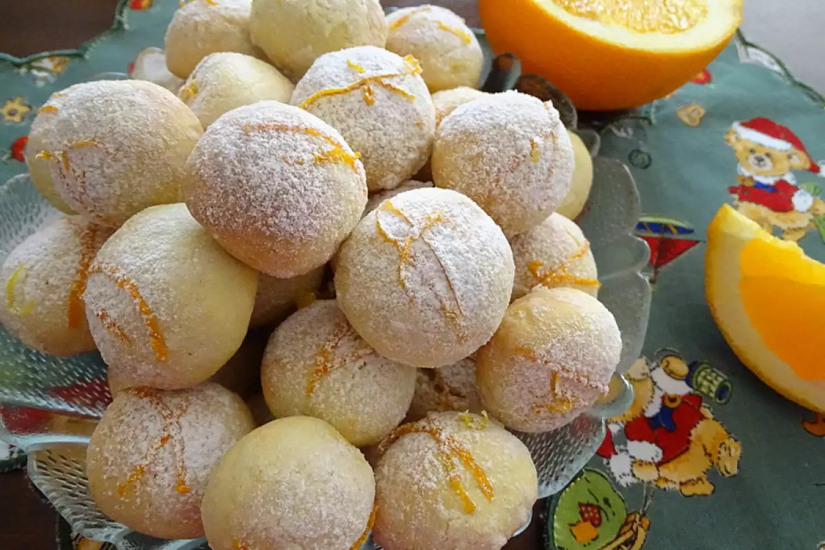 Dulces bolas navideñas con naranja - Receta 