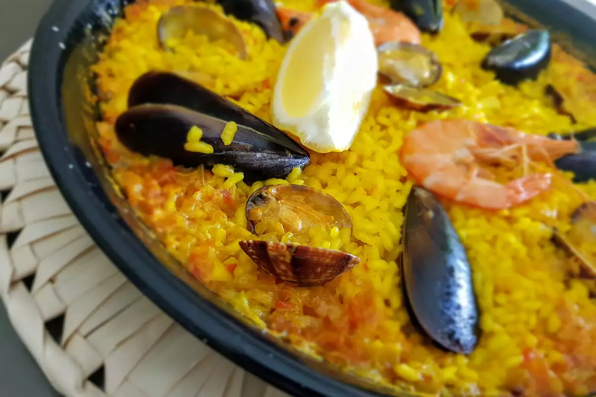 Paella valenciana de marisco - Receta 