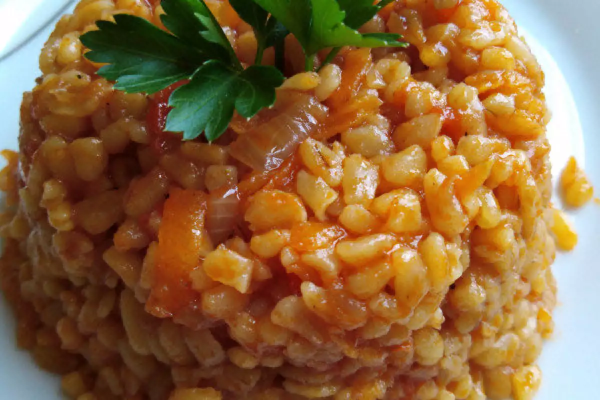 Pilaf con bulgur y tomates (receta original turca) - Receta 