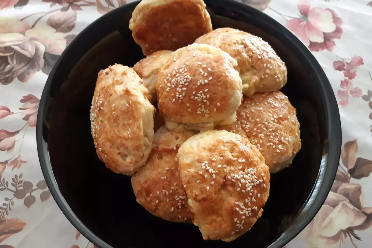 Bollos de queso esponjosos con mantequilla - Receta 