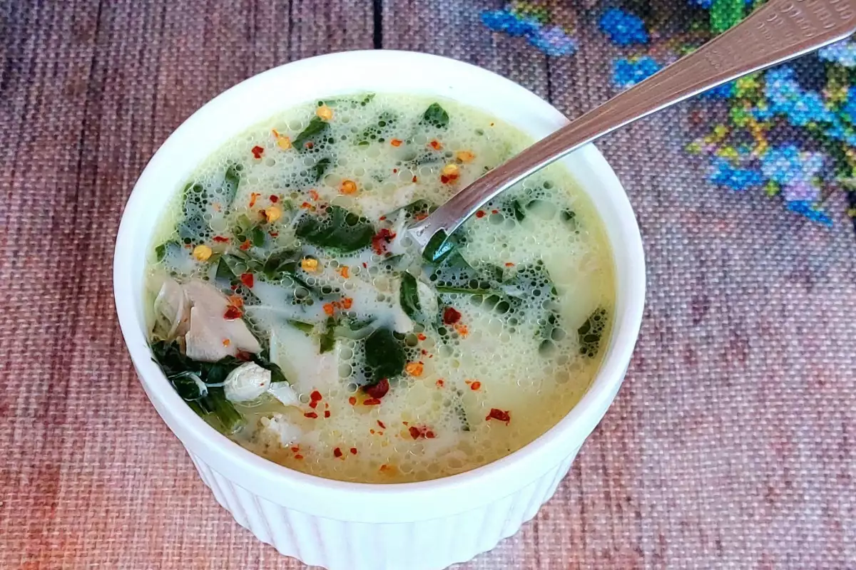 Sopa keto de pollo y espinacas - Receta 