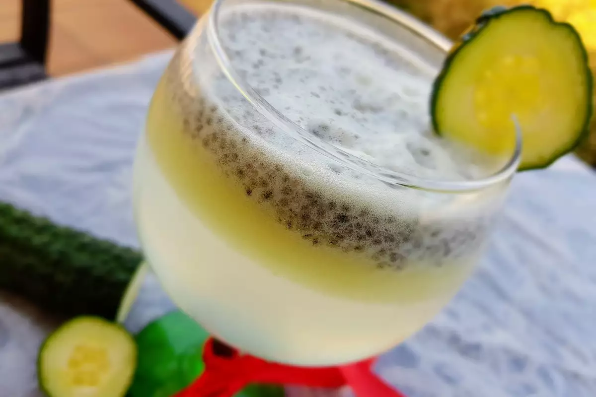 Agua Detox con pepino, chía y limón - Receta 