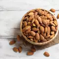 ¿Cómo y por qué se remojan las almendras?