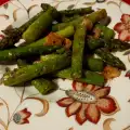 Espárragos fritos en mantequilla
