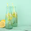 Nueve razones para tomar agua con limón todas las mañanas