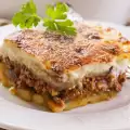 ¿Cómo hacer una cobertura esponjosa y densa para moussaka?