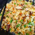 Arroz con verduras y shiitake al wok