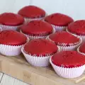 ¿Cómo hacer colorante alimentario rojo para pasteles?