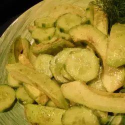 Ensalada de verduras con pepinos