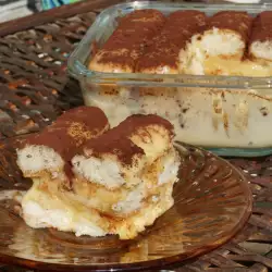 Tarta casera con bizcochos de soletilla y crema casera