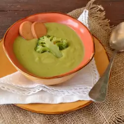 Sopa de brócoli con zanahorias