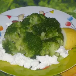Brócoli al vapor con limón y mantequilla