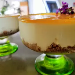 Cheesecake de melocotón con mango en copas