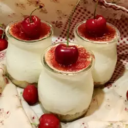 Tarta de queso con gelatina de cerezas (en vasitos)