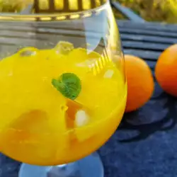 Cóctel refrescante de naranja con Cointreau