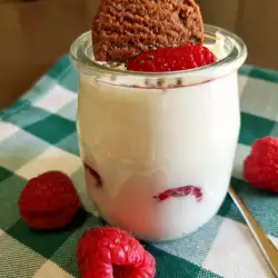 Crema pastelera de verano con yogur