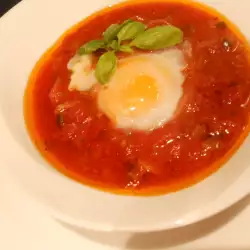 Sopa de tomate con tomates secos
