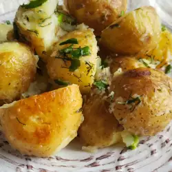 Guarnición de patatas con aceite de oliva