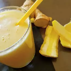 Bebida milagrosa de jengibre, miel y limón