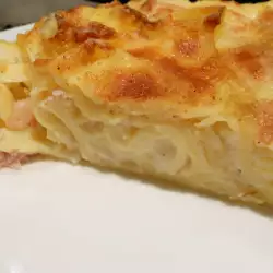 Gratinado francés con queso y jamón cocido (Gratin de pates au jambon)