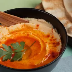 Hummus con tomates secos