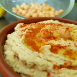 Hummus con sésamo tostado