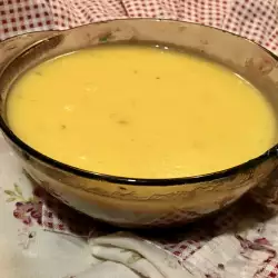 Sopa vegetariana con cúrcuma