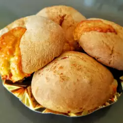 Panecillos de queso georgianos (Khachapuri)