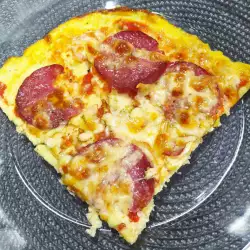 Pizza cetogénica con bacon y queso