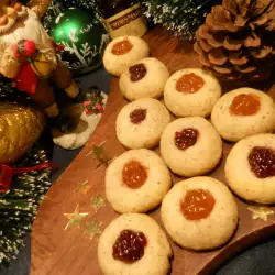 Pastas navideñas con delicioso relleno de fruta