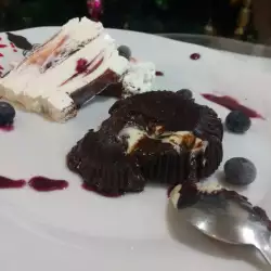 Lava cake con chocolate blanco y negro