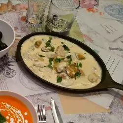 Mejillones a la griega con salsa skordalia