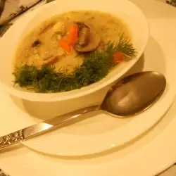 Sopa de verduras con champiñones