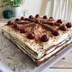 Tarta de nata con cerezas