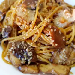 Espaguetis con salsa de soja sin carne