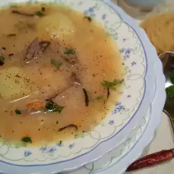 Sopa de higaditos y mollejas de pollo