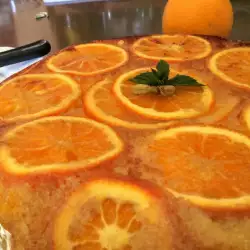 Pastel de frutas con piel de naranja