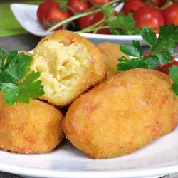 Croquetas de patata con mantequilla