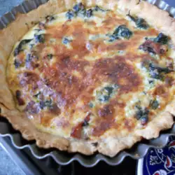 Quiche Lorraine con bacon y espinacas