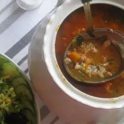 Sopa de pescado con cebolla