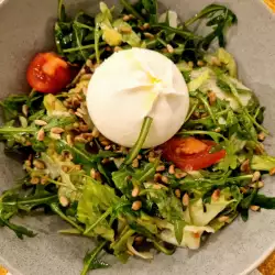 Ensalada de burrata y rúcula