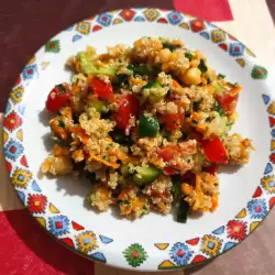 Ensalada de quinoa con aderezo de mostaza