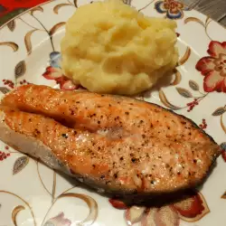 Rodajas de salmón al horno con salsa de soja suave